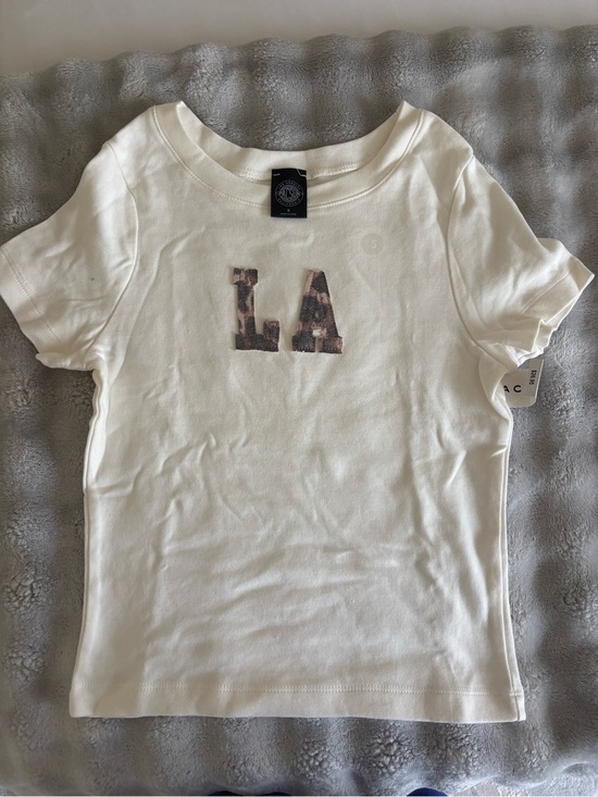 PacSun Tops - Pacsun LA Embroidered Baby Tee